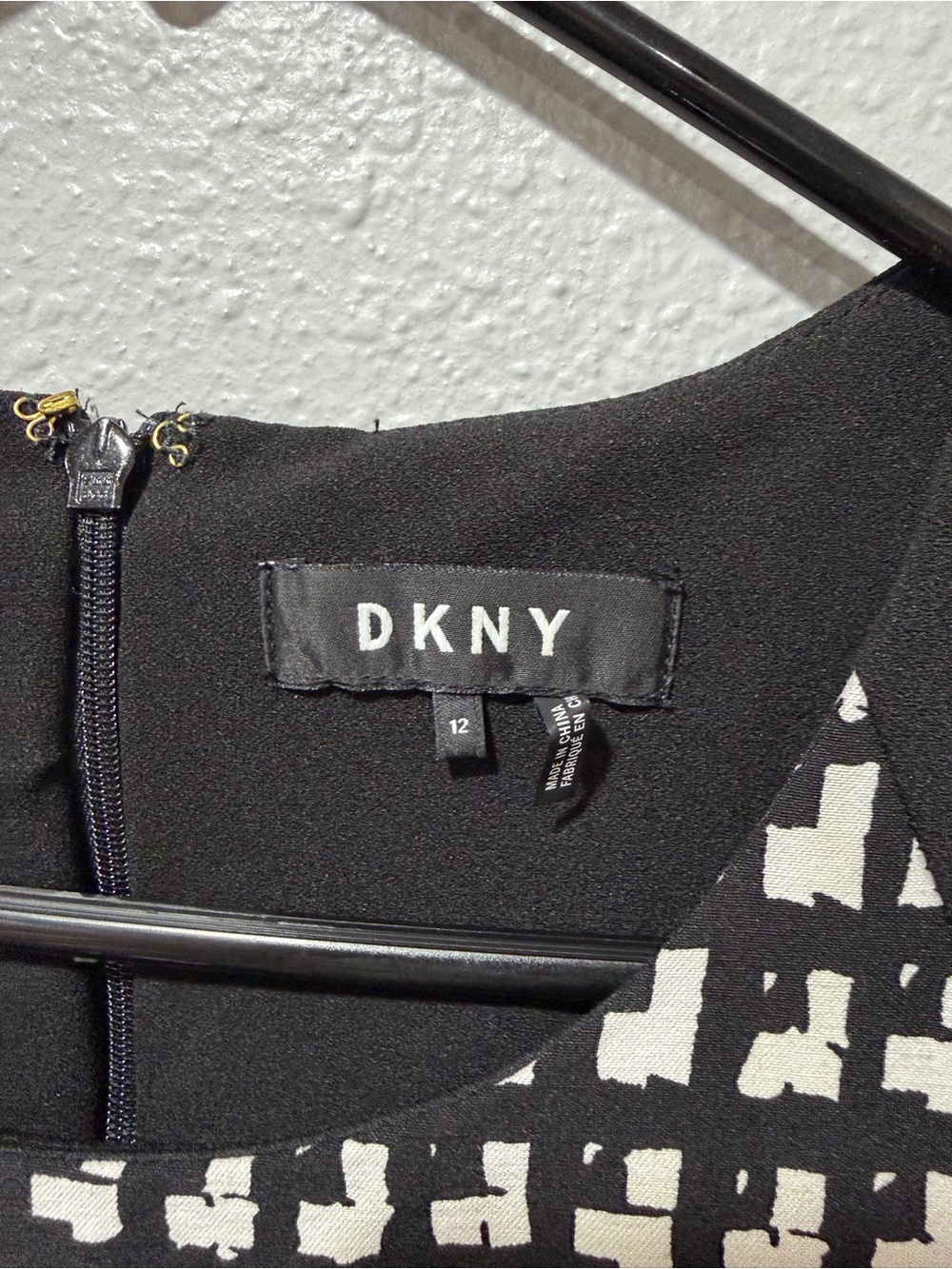 DKNY Black & White Fit & Flare Sleeveless Dress Size 12 - Picture 2 of 4
